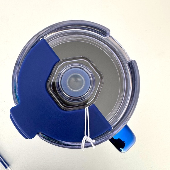 RARE! 2024 Dunkin’ 40z Metallic Blue Stainless  Steel Tumbler - NWT - Picture 3 of 5